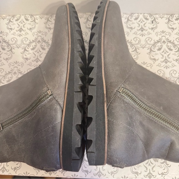 Sorel Harlow Waterproof Chelsea Zip Up Ankle
Boots Size 7.5 - Picture 8 of 10